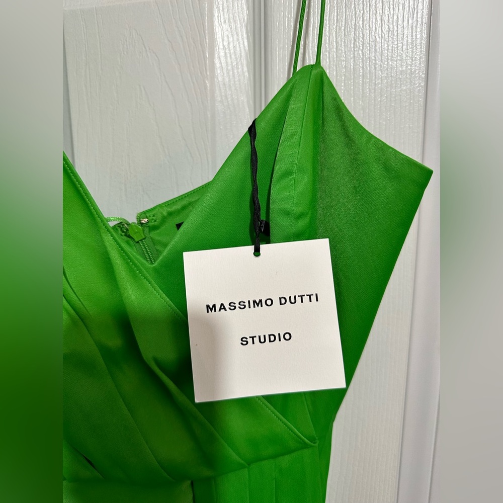 Green silk one should dress - Picture 8 of 9
